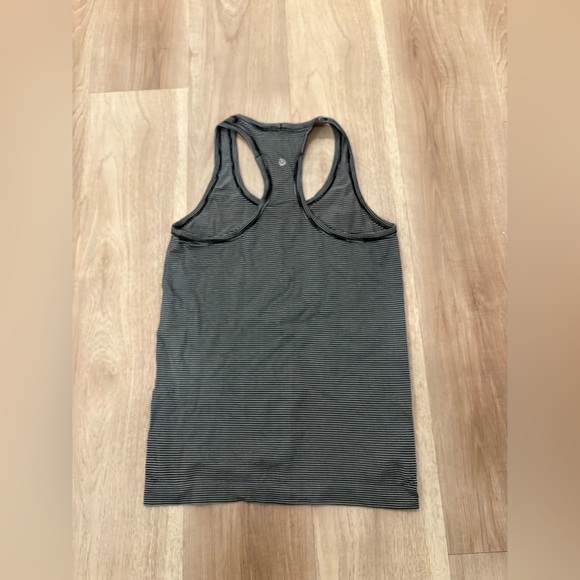 Lululemon Swiftly Tech Racerback - Picture 2 of 10